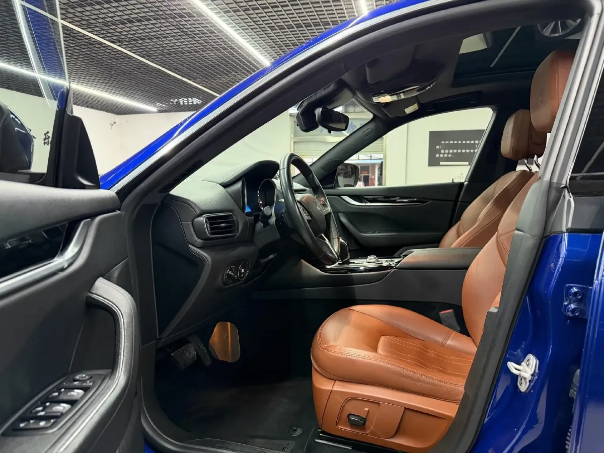 2018 Jaguar XJ 3.0T 340HP V6 8AT,autocango,china used car exporter,china ev exporter,chinese used car exporter,chinese used ev exporter