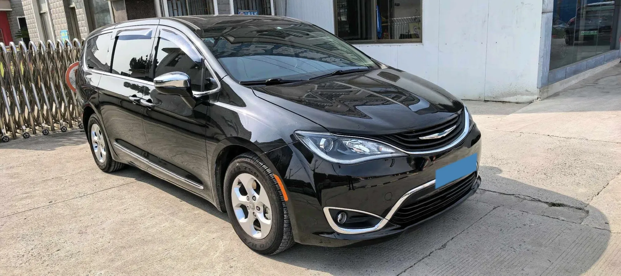 2018 Chrysler Pacifica 3.6L 245HP V6 E-CVT PHEV 16KWH,autocango,china used car exporter,china ev exporter,chinese used car exporter,chinese used ev exporter