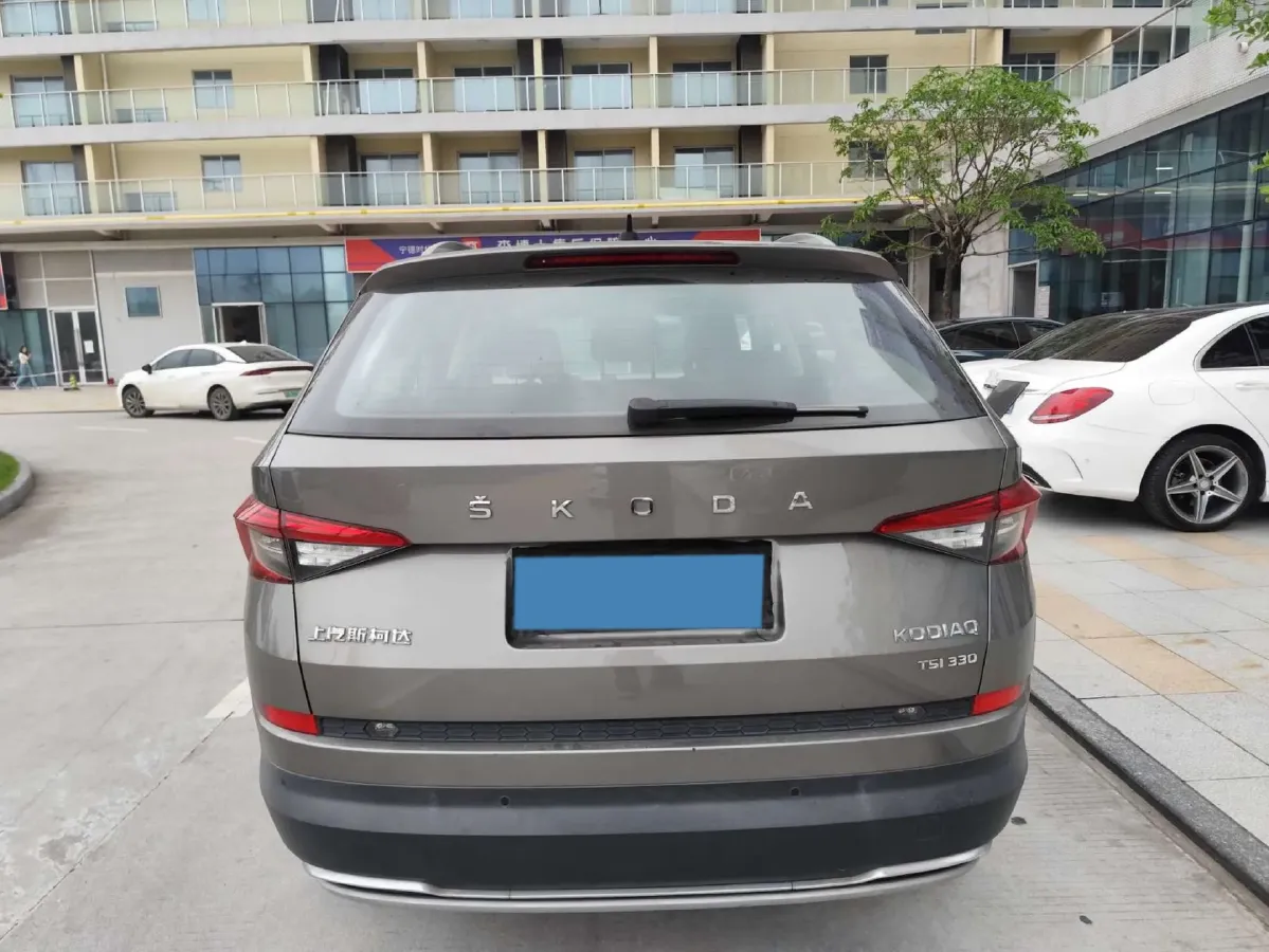 2019 Skoda Superb 2.0T 220HP L4 7DCT,autocango,china used car exporter,china ev exporter,chinese used car exporter,chinese used ev exporter