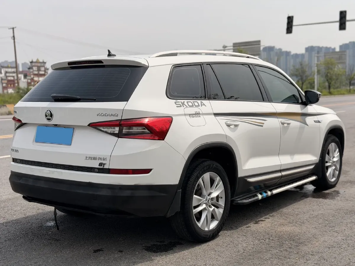 2018 Skoda Kodiak 1.8T 180HP L4 7DCT,autocango,china used car exporter,china ev exporter,chinese used car exporter,chinese used ev exporter
