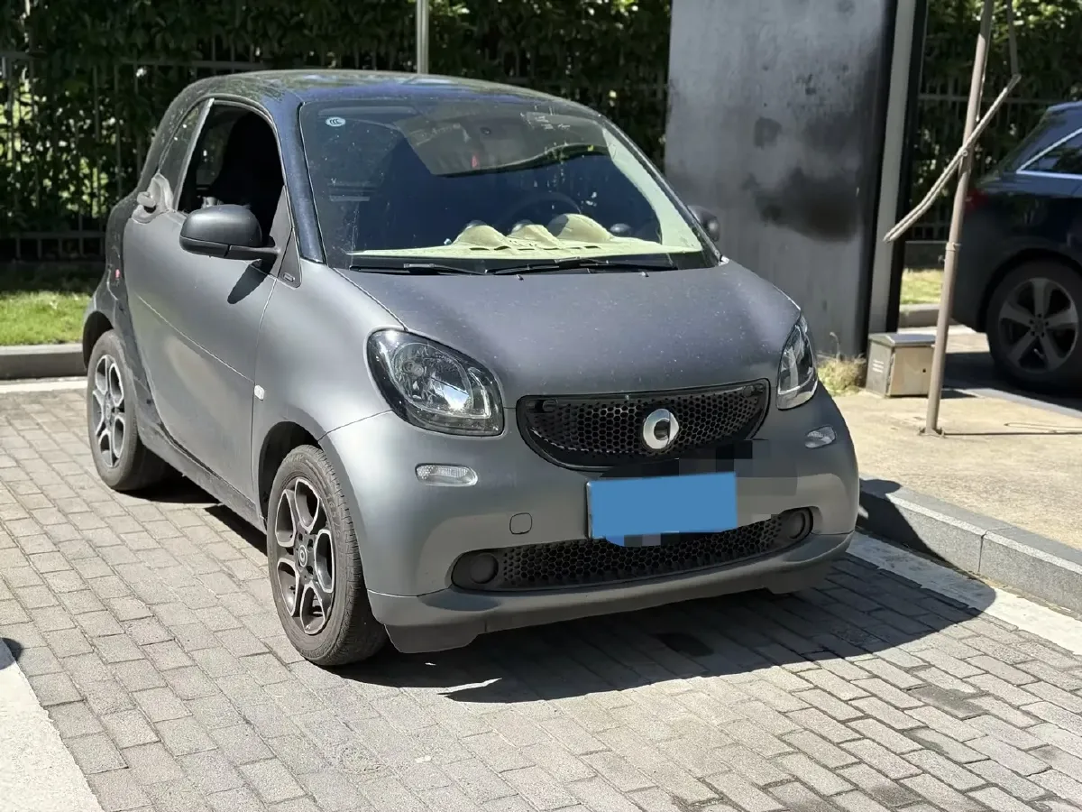 2019 Smart smart fortwo 0.9T 90HP L3 6DCT,autocango,china used car exporter,china ev exporter,chinese used car exporter,chinese used ev exporter