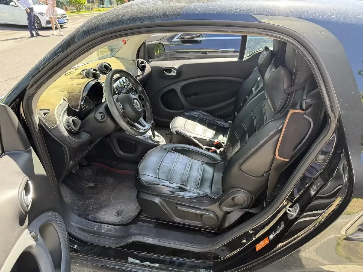 2019 Smart smart fortwo 0.9T 90HP L3 6DCT,autocango,china used car exporter,china ev exporter,chinese used car exporter,chinese used ev exporter