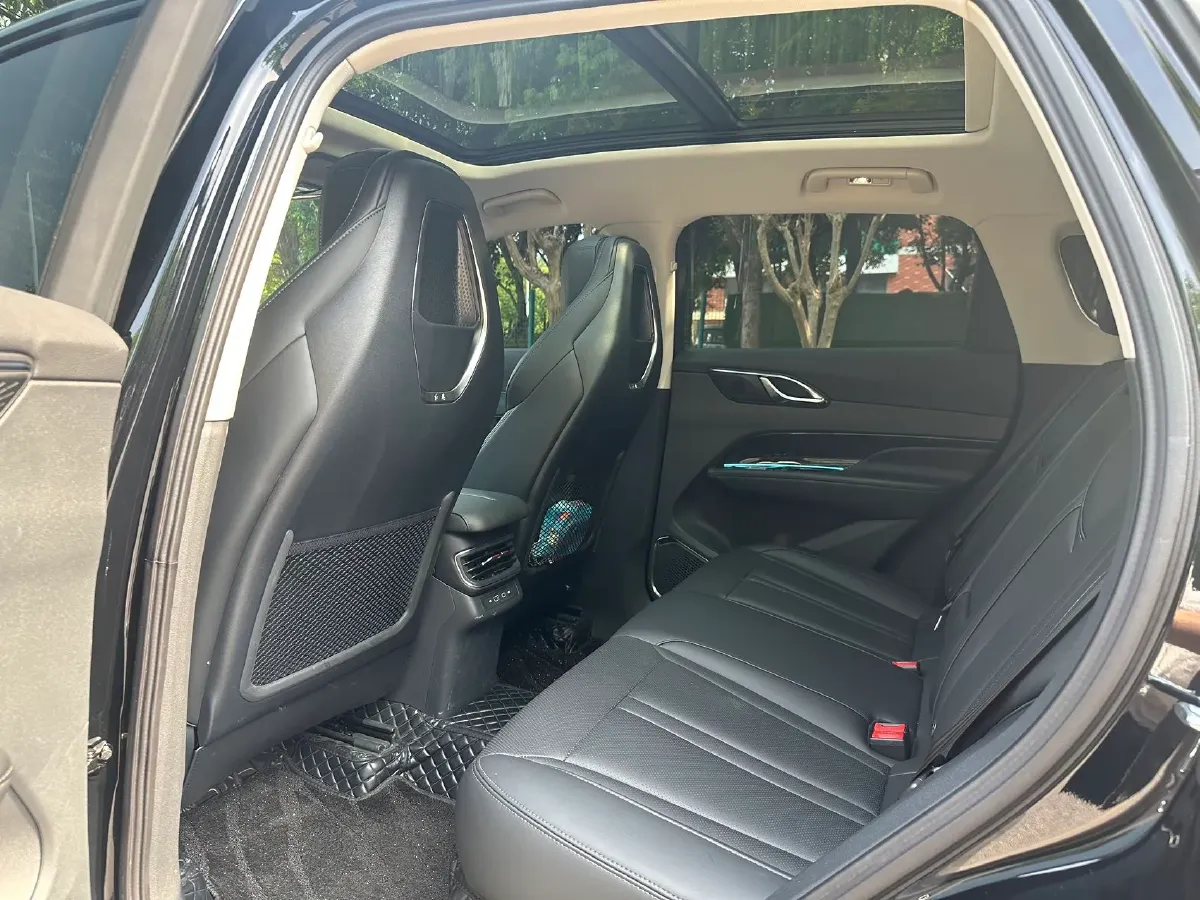 2024 HongQi HS3 1.5T 169HP L4 1DHT PHEV 18.4KWH,autocango,china used car exporter,china ev exporter,chinese used car exporter,chinese used ev exporter