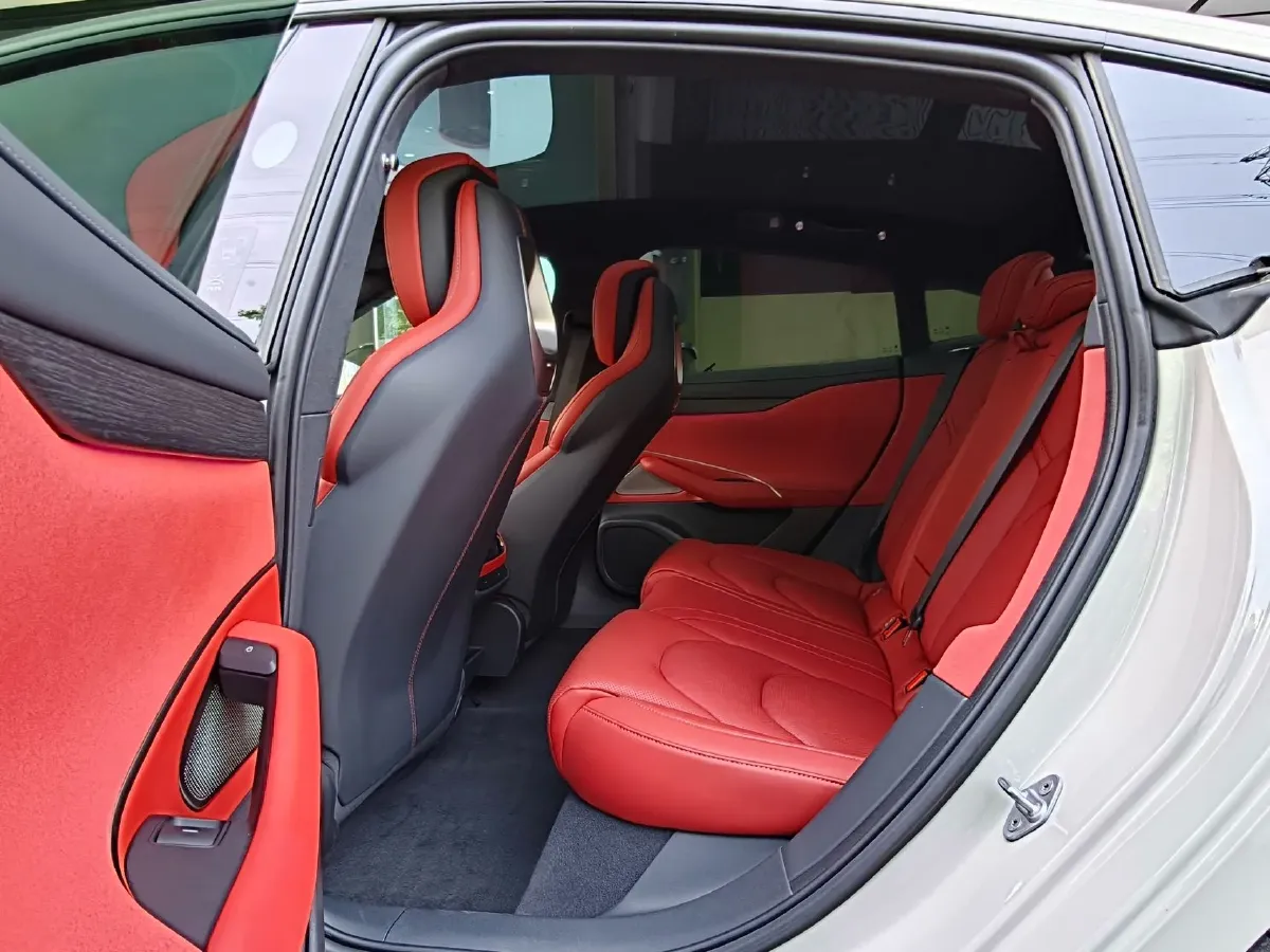 2024 MI SU7 BEV 101KWH,autocango,china used car exporter,china ev exporter,chinese used car exporter,chinese used ev exporter