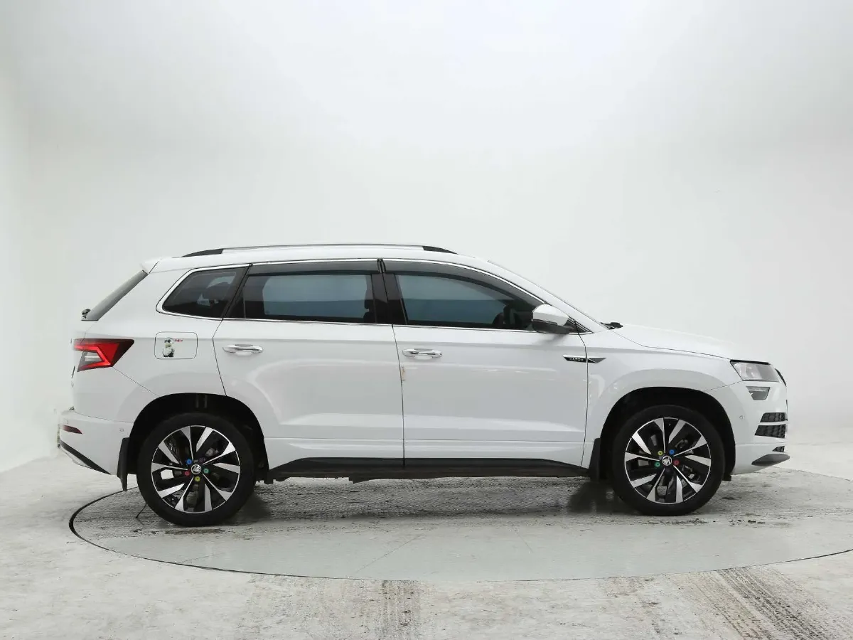 2023 Skoda Karoq 1.4T 150HP L4 7DCT,autocango,china used car exporter,china ev exporter,chinese used car exporter,chinese used ev exporter