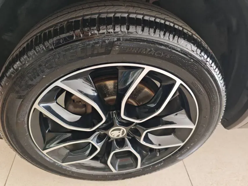 2017 Skoda Kodiak 1.8T 180HP L4 7DCT,autocango,china used car exporter,china ev exporter,chinese used car exporter,chinese used ev exporter