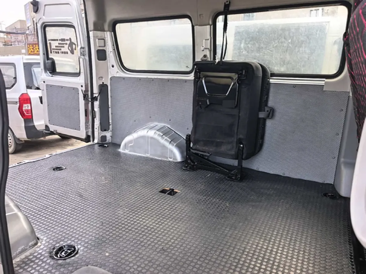 2020 MAXUS XinTu V80 2.5T 136HP L4 6MT,autocango,china used car exporter,china ev exporter,chinese used car exporter,chinese used ev exporter