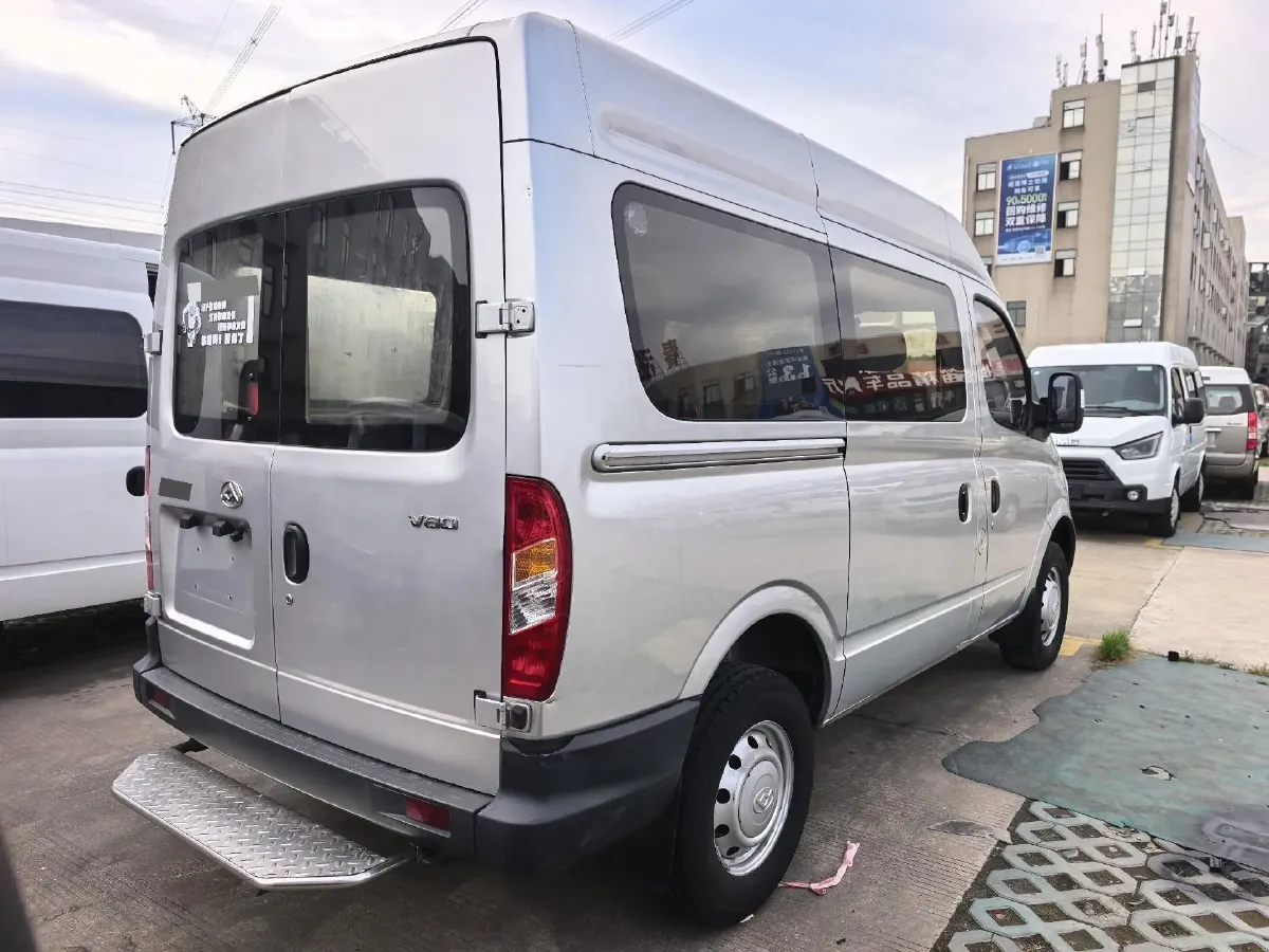 2020 MAXUS XinTu V80 2.5T 136HP L4 6MT,autocango,china used car exporter,china ev exporter,chinese used car exporter,chinese used ev exporter