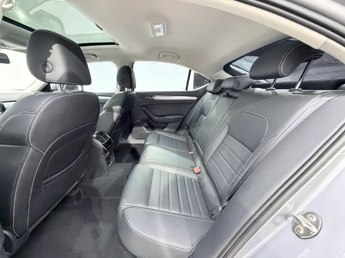 2022 Skoda Superb 1.4T 150HP L4 7DCT,autocango,china used car exporter,china ev exporter,chinese used car exporter,chinese used ev exporter