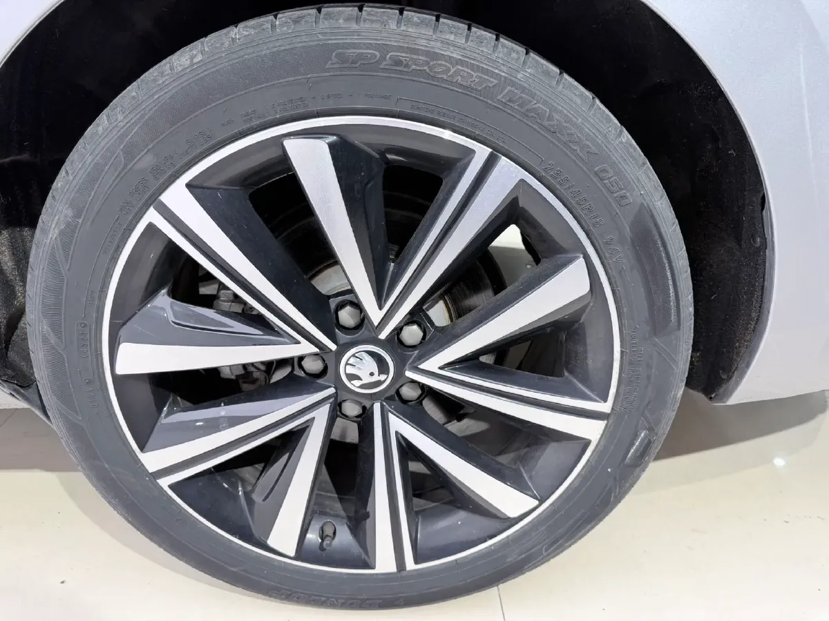 2022 Skoda Superb 1.4T 150HP L4 7DCT,autocango,china used car exporter,china ev exporter,chinese used car exporter,chinese used ev exporter