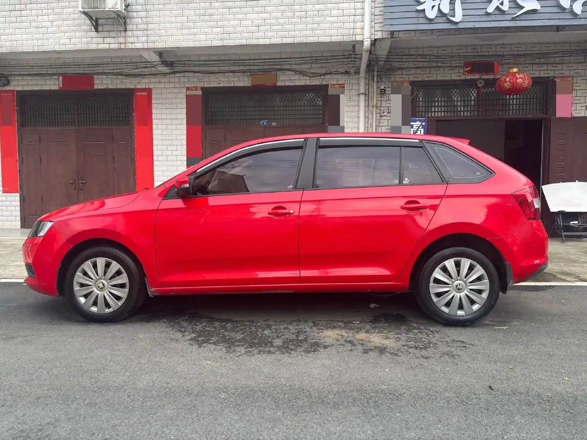 2018 Skoda Rapid Spaceback 1.6L 110HP L4 6AT,autocango,china used car exporter,china ev exporter,chinese used car exporter,chinese used ev exporter