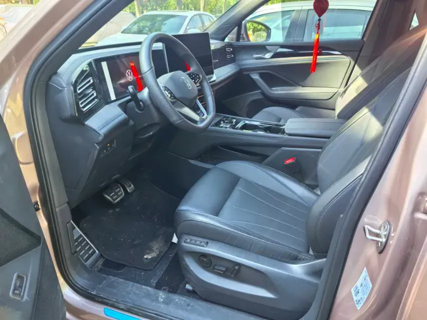 2024 Volkswagen Tiguan L 2.0T 186HP L4 7DCT,autocango,china used car exporter,china ev exporter,chinese used car exporter,chinese used ev exporter