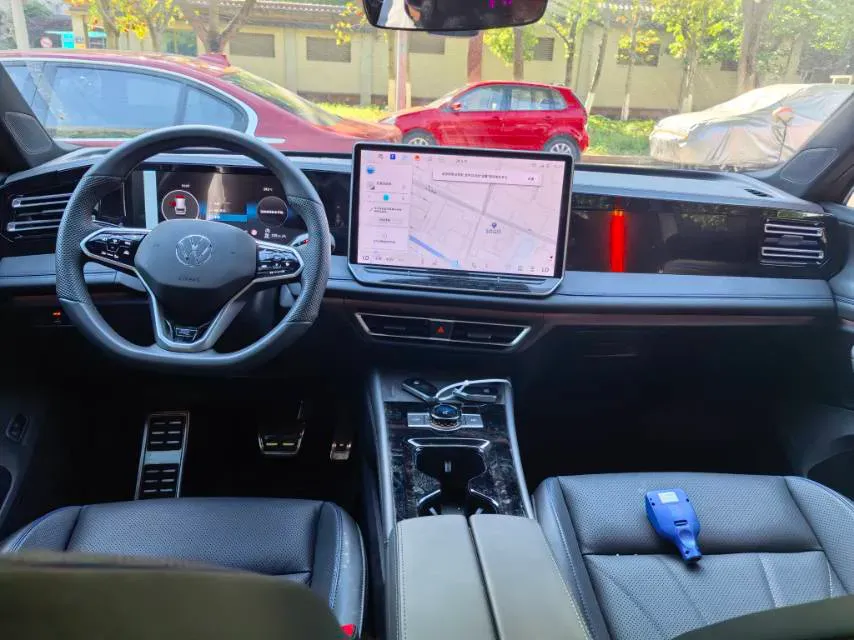 2024 Volkswagen Tiguan L 2.0T 186HP L4 7DCT,autocango,china used car exporter,china ev exporter,chinese used car exporter,chinese used ev exporter