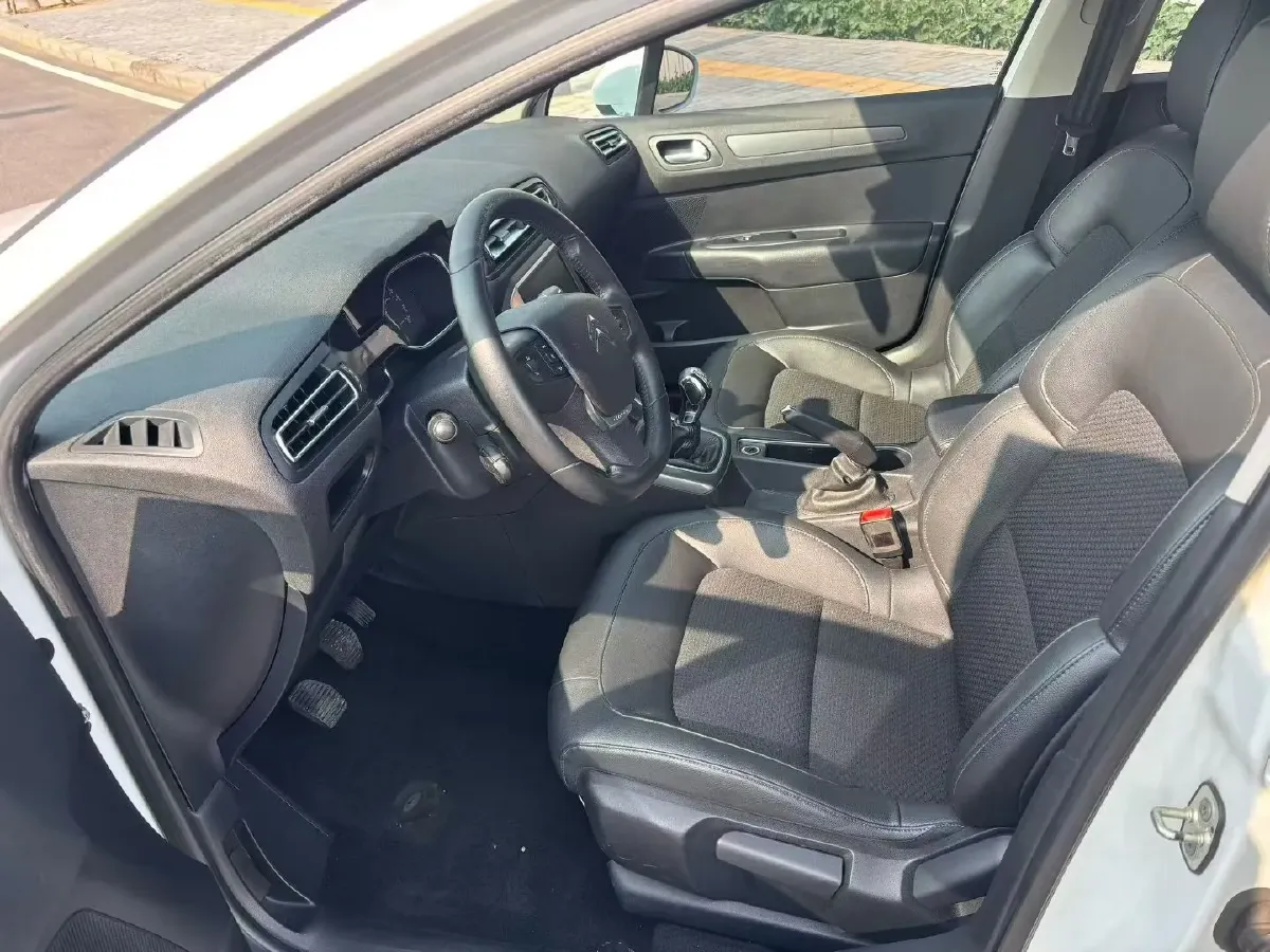 2016 JinBei Grace 2.0L 106HP L4 5MT,autocango,china used car exporter,china ev exporter,chinese used car exporter,chinese used ev exporter