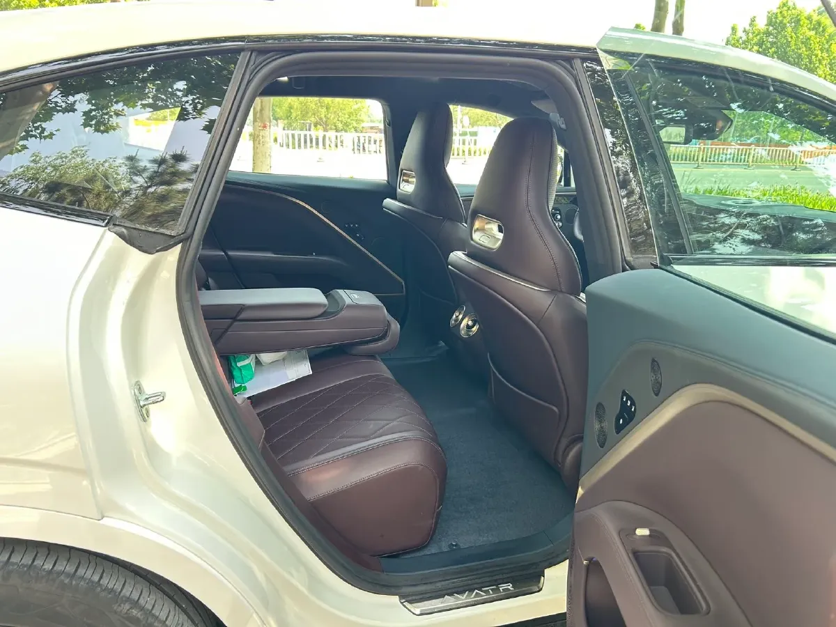 2025 Avatr 11 BEV,autocango,china used car exporter,china ev exporter,chinese used car exporter,chinese used ev exporter