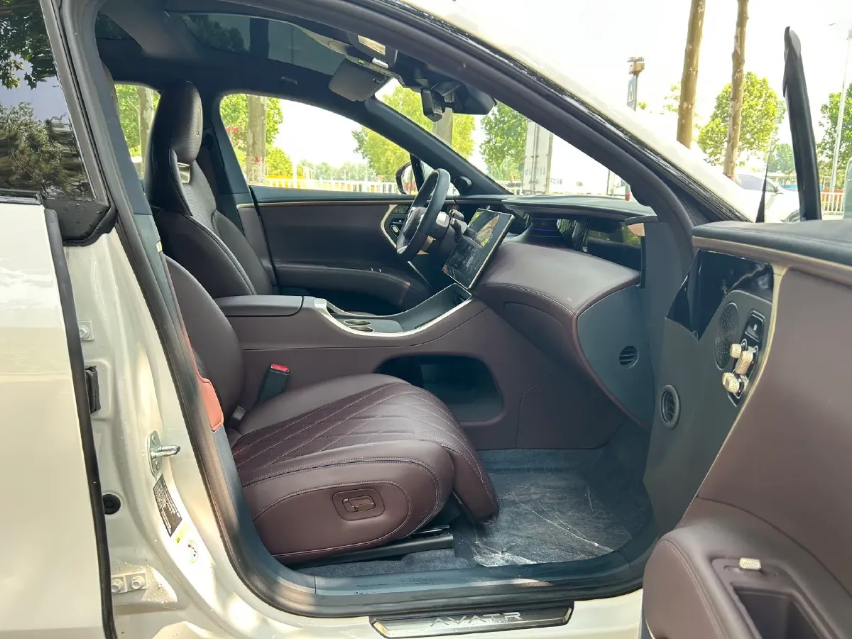 2025 Avatr 11 BEV,autocango,china used car exporter,china ev exporter,chinese used car exporter,chinese used ev exporter
