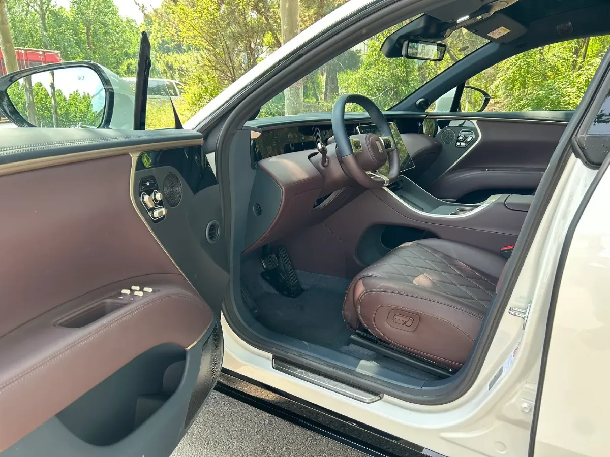2025 Avatr 11 BEV,autocango,china used car exporter,china ev exporter,chinese used car exporter,chinese used ev exporter