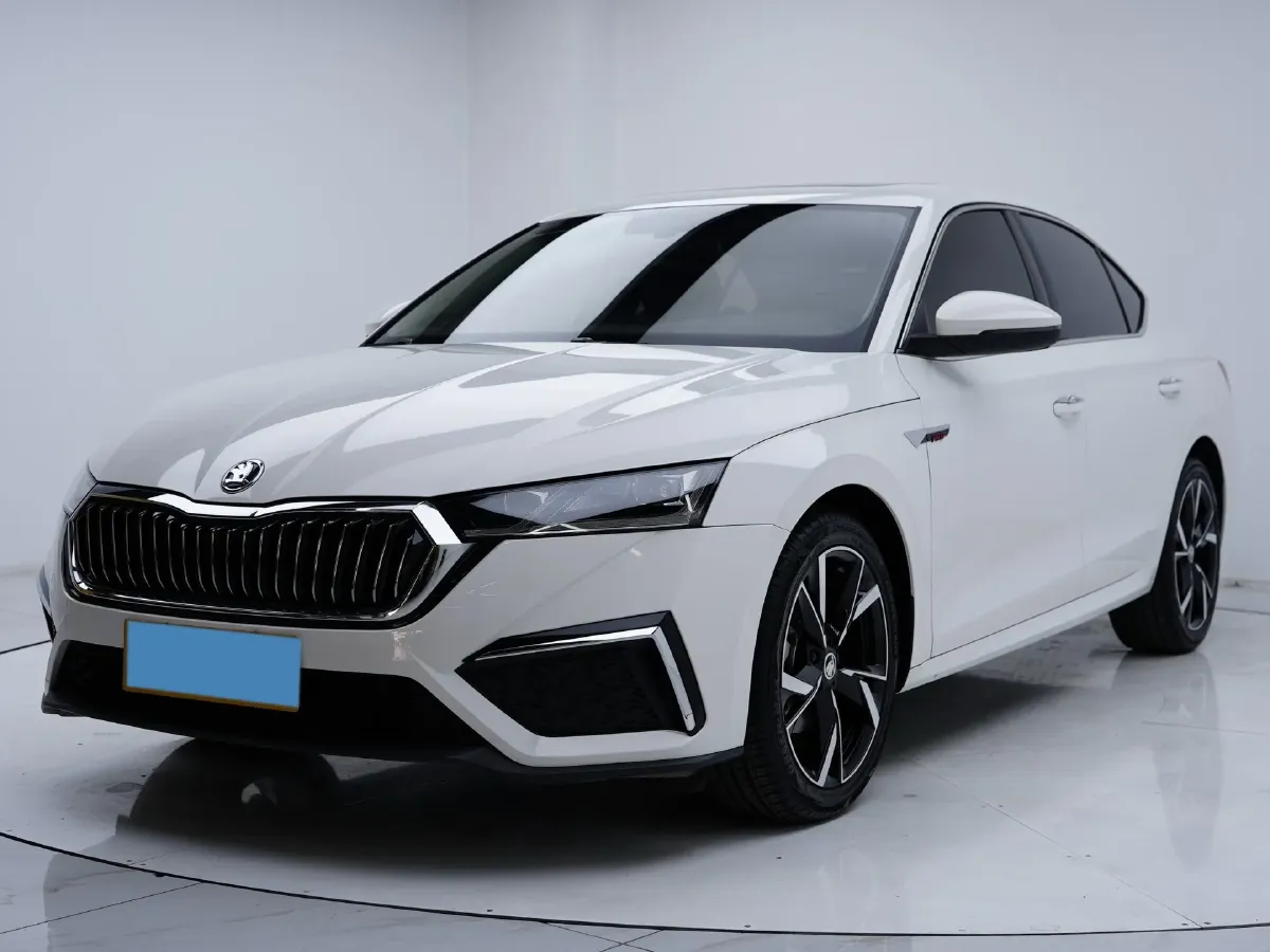 2021 Skoda Octavia 1.4T 150HP L4 7DCT,autocango,china used car exporter,china ev exporter,chinese used car exporter,chinese used ev exporter