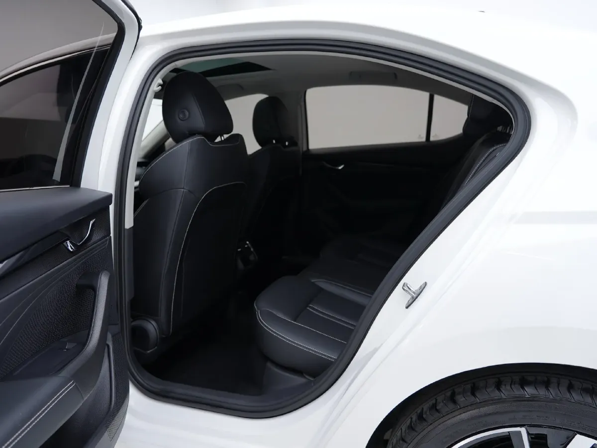 2021 Skoda Octavia 1.4T 150HP L4 7DCT,autocango,china used car exporter,china ev exporter,chinese used car exporter,chinese used ev exporter