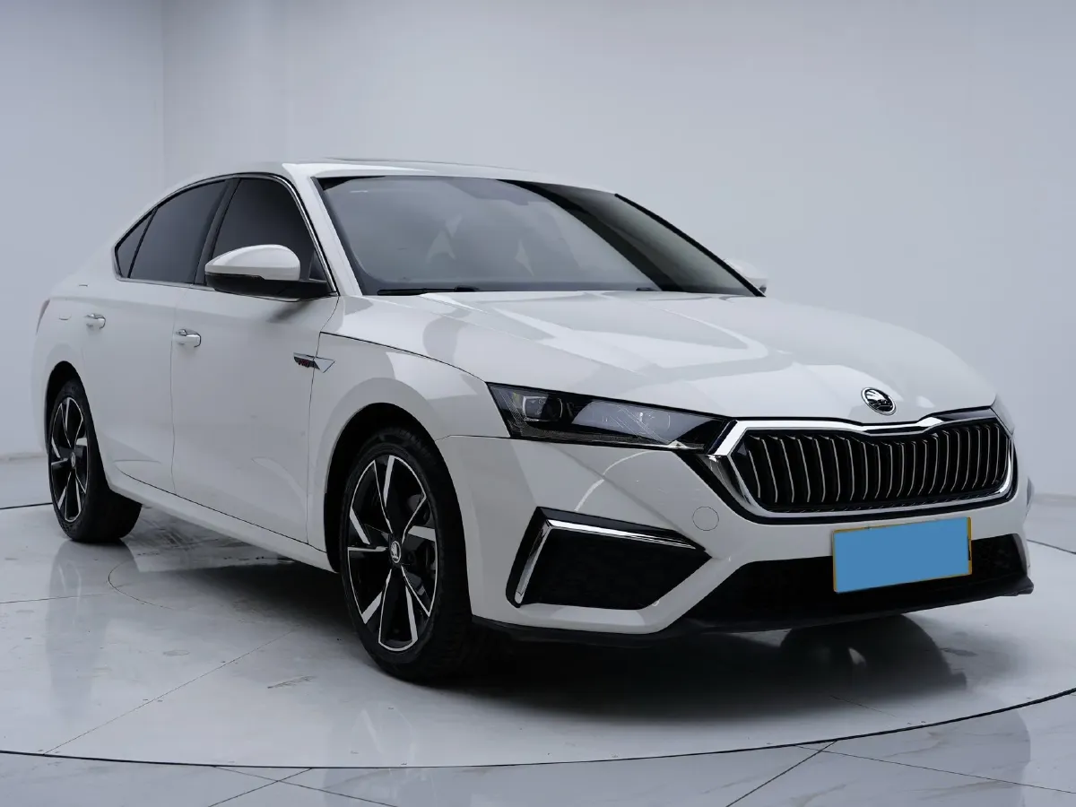 2021 Skoda Octavia 1.4T 150HP L4 7DCT,autocango,china used car exporter,china ev exporter,chinese used car exporter,chinese used ev exporter