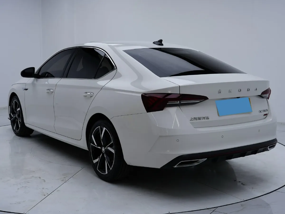 2021 Skoda Octavia 1.4T 150HP L4 7DCT,autocango,china used car exporter,china ev exporter,chinese used car exporter,chinese used ev exporter