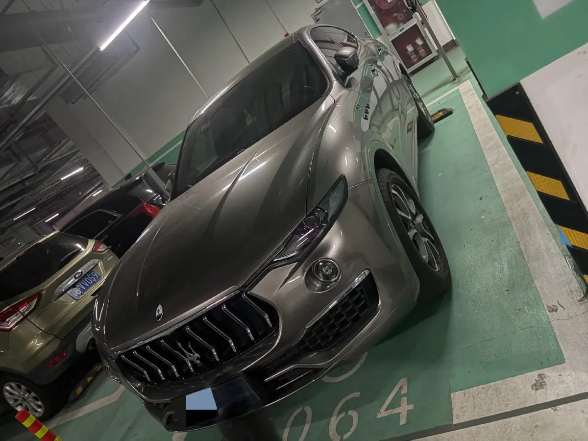 2022 Maserati Levante 2.0T 330HP L4 8AT,autocango,china used car exporter,china ev exporter,chinese used car exporter,chinese used ev exporter