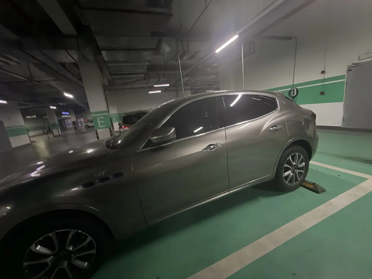2022 Maserati Levante 2.0T 330HP L4 8AT,autocango,china used car exporter,china ev exporter,chinese used car exporter,chinese used ev exporter