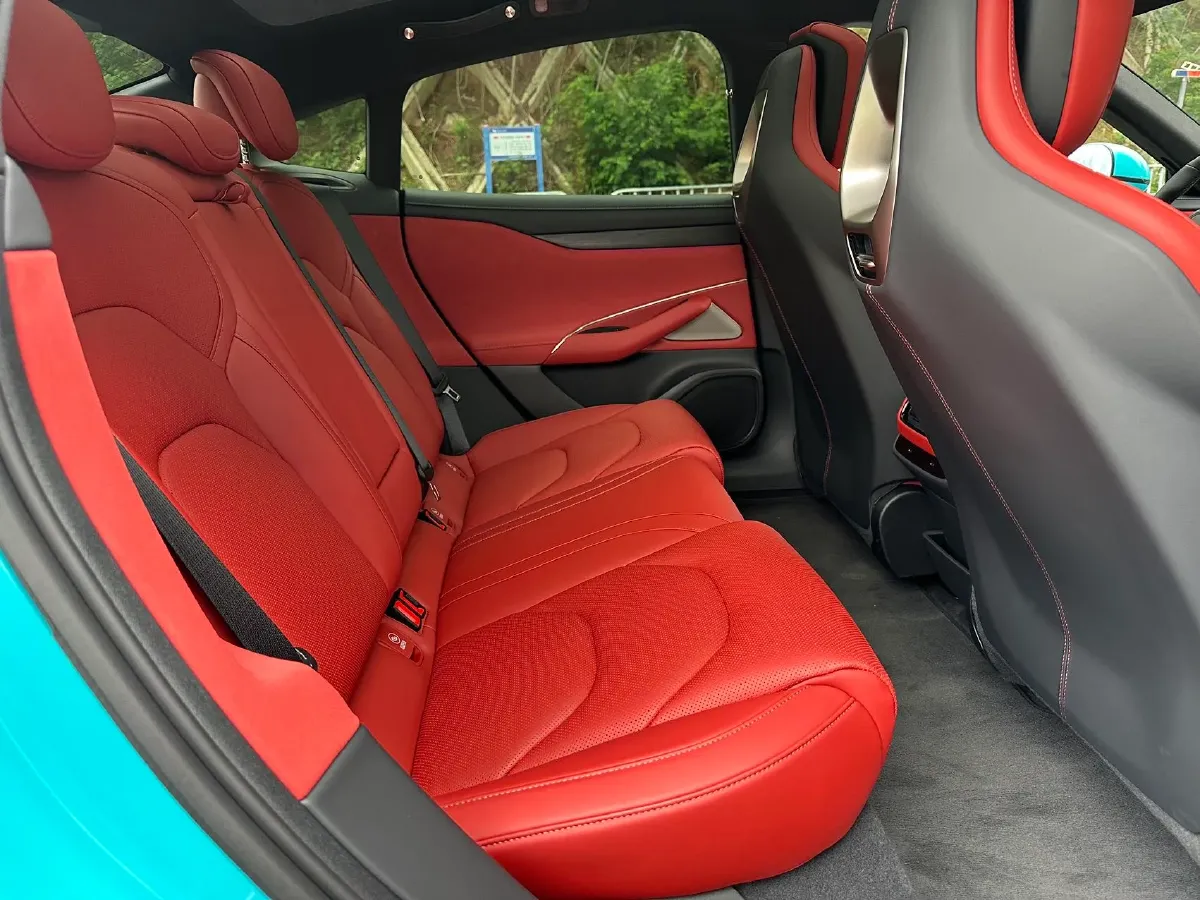 2024 MI SU7 BEV 101KWH,autocango,china used car exporter,china ev exporter,chinese used car exporter,chinese used ev exporter