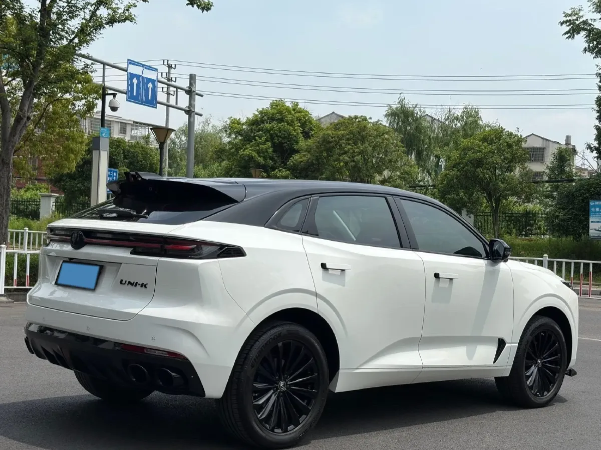 2021 ChangAn UNI-K 2.0T 233HP L4 8AT,autocango,china used car exporter,china ev exporter,chinese used car exporter,chinese used ev exporter
