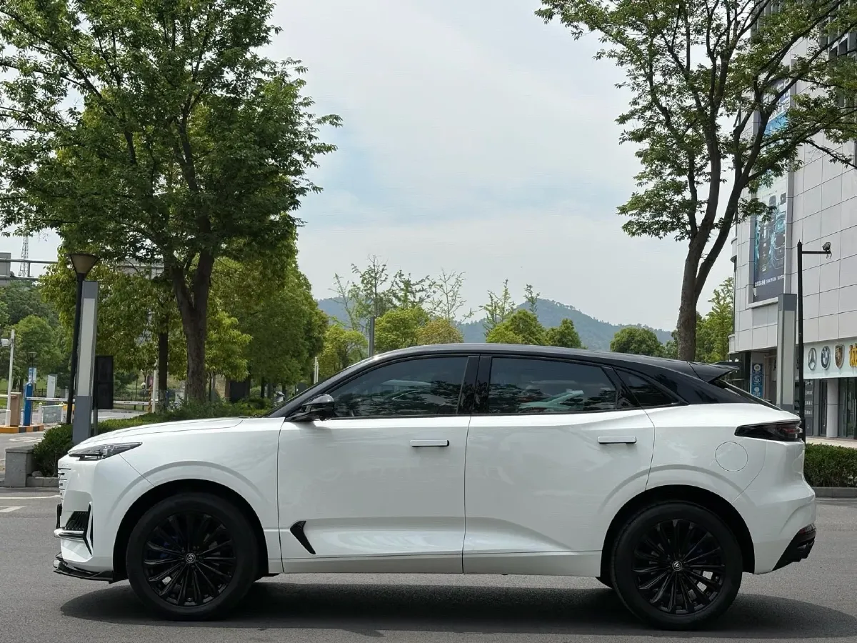 2021 ChangAn UNI-K 2.0T 233HP L4 8AT,autocango,china used car exporter,china ev exporter,chinese used car exporter,chinese used ev exporter