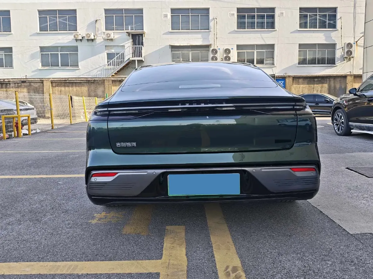 2025 Geely Galaxy Starshine 8 1.5T 163HP L4 3DHT PHEV 27.69KWH,autocango,china used car exporter,china ev exporter,chinese used car exporter,chinese used ev exporter