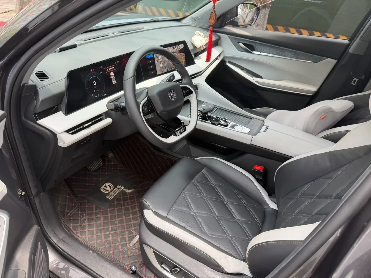 2023 ChangAn CS75 Plus 1.5T 188HP L4 8AT,autocango,china used car exporter,china ev exporter,chinese used car exporter,chinese used ev exporter