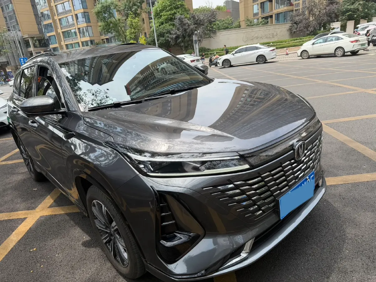 2023 ChangAn CS75 Plus 1.5T 188HP L4 8AT,autocango,china used car exporter,china ev exporter,chinese used car exporter,chinese used ev exporter