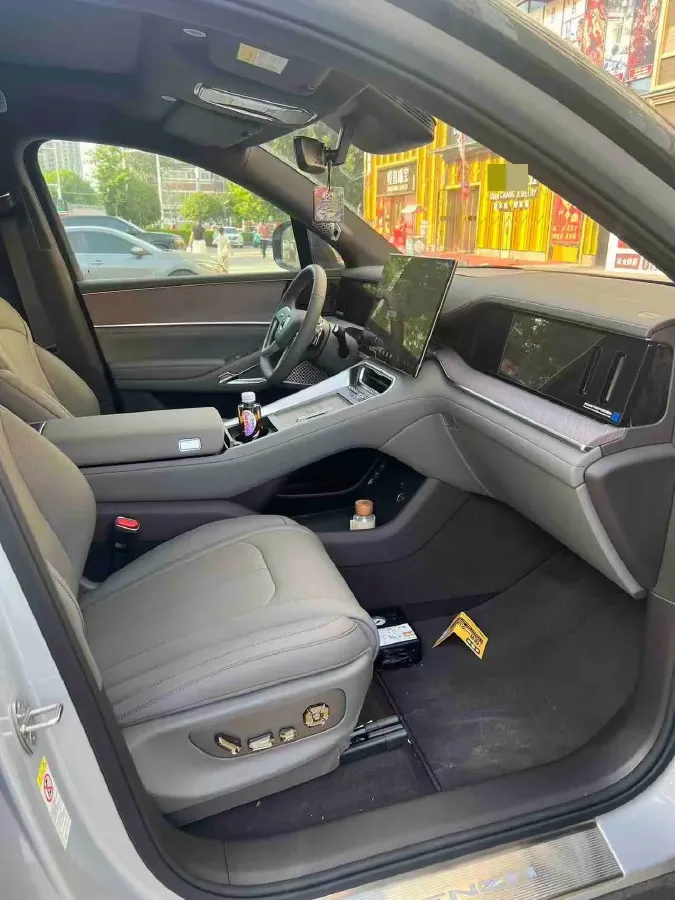 2026 Denza DenzaN9 2.0T 207HP L4 E-CVT PHEV,autocango,china used car exporter,china ev exporter,chinese used car exporter,chinese used ev exporter