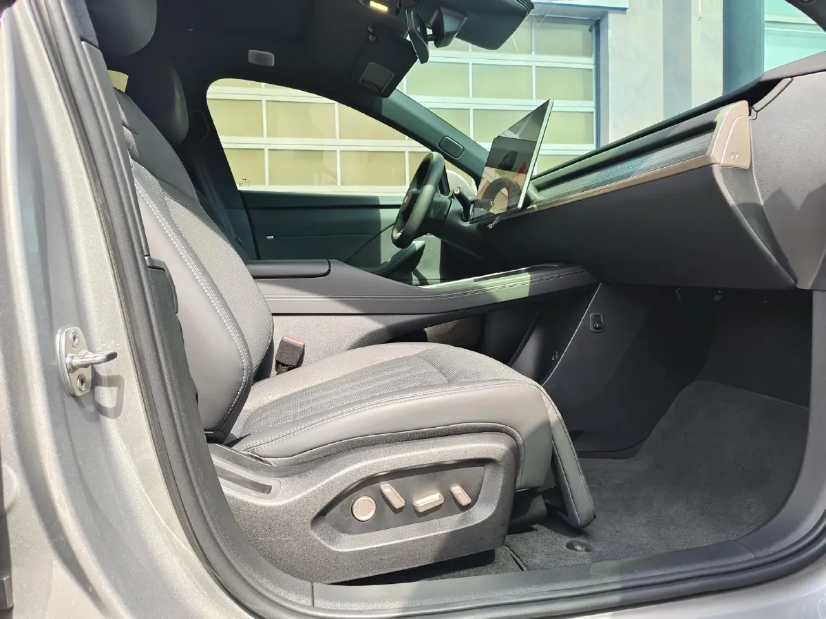 2024 ONVO L60 BEV 60KWH,autocango,china used car exporter,china ev exporter,chinese used car exporter,chinese used ev exporter