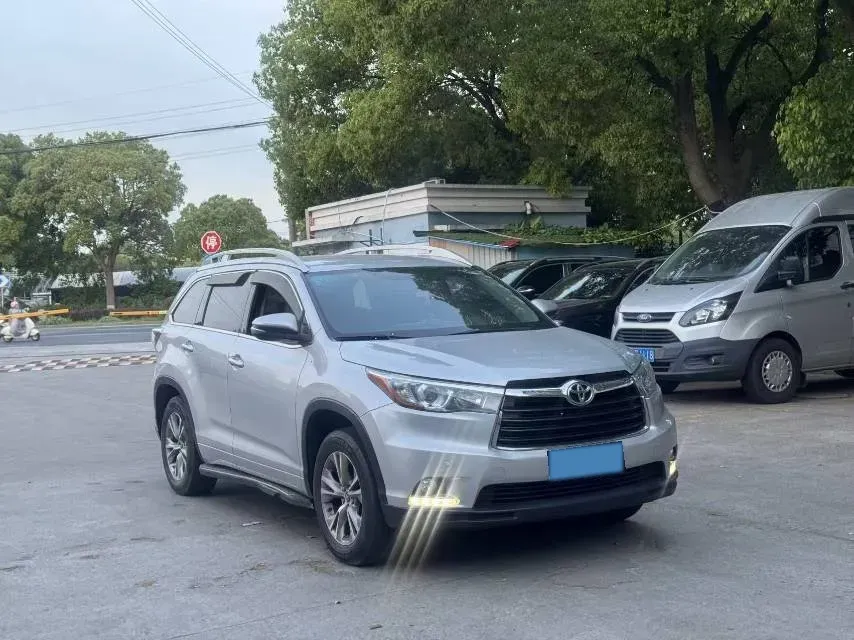 2017 Toyota Highlander 2.0T 220HP L4 6AT,autocango,china used car exporter,china ev exporter,chinese used car exporter,chinese used ev exporter