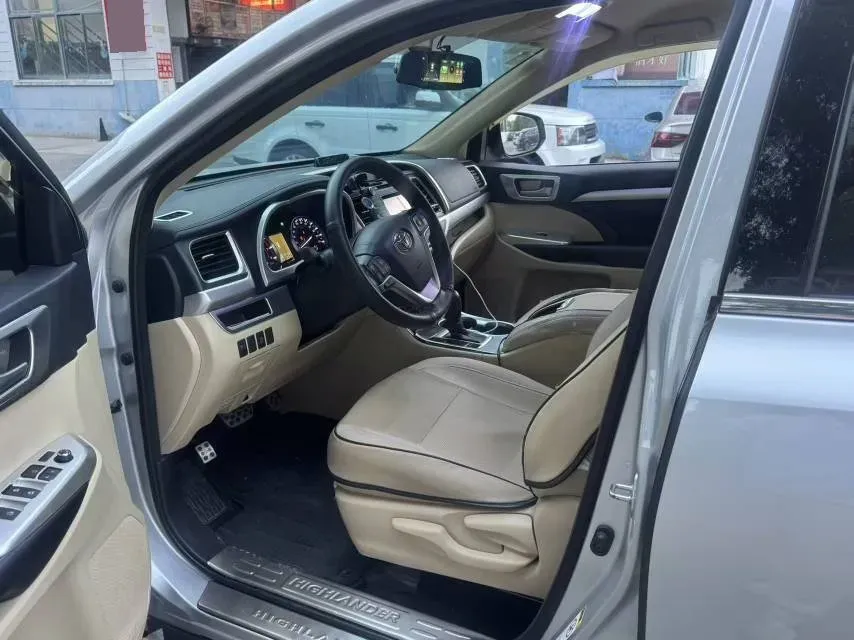 2017 Toyota Highlander 2.0T 220HP L4 6AT,autocango,china used car exporter,china ev exporter,chinese used car exporter,chinese used ev exporter