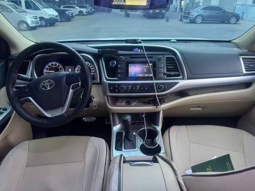 2017 Toyota Highlander 2.0T 220HP L4 6AT,autocango,china used car exporter,china ev exporter,chinese used car exporter,chinese used ev exporter