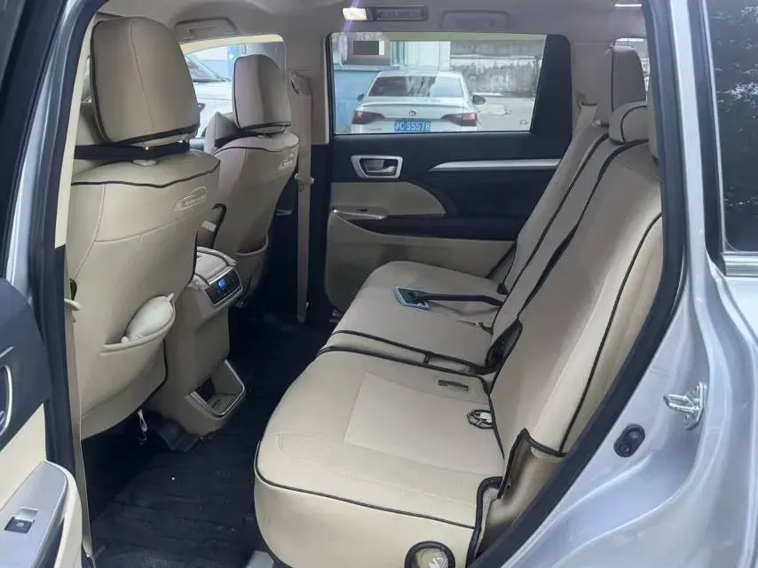 2017 Toyota Highlander 2.0T 220HP L4 6AT,autocango,china used car exporter,china ev exporter,chinese used car exporter,chinese used ev exporter