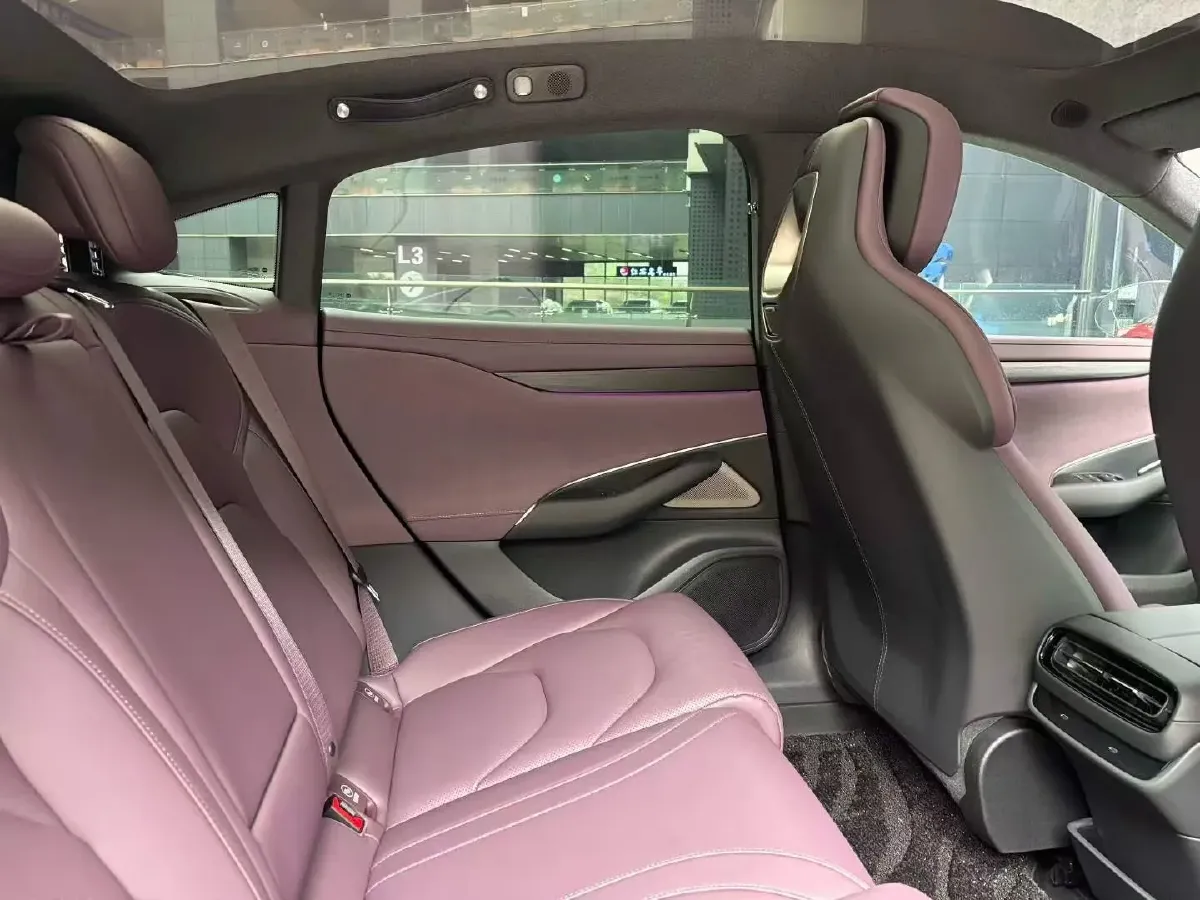 2024 MI SU7 BEV 73.6KWH,autocango,china used car exporter,china ev exporter,chinese used car exporter,chinese used ev exporter