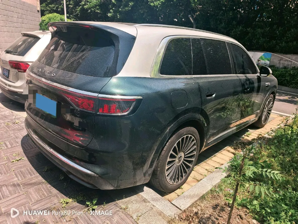 2025 AITO AITO M8 REEV 160HP REEV 53.4KWH,autocango,china used car exporter,china ev exporter,chinese used car exporter,chinese used ev exporter
