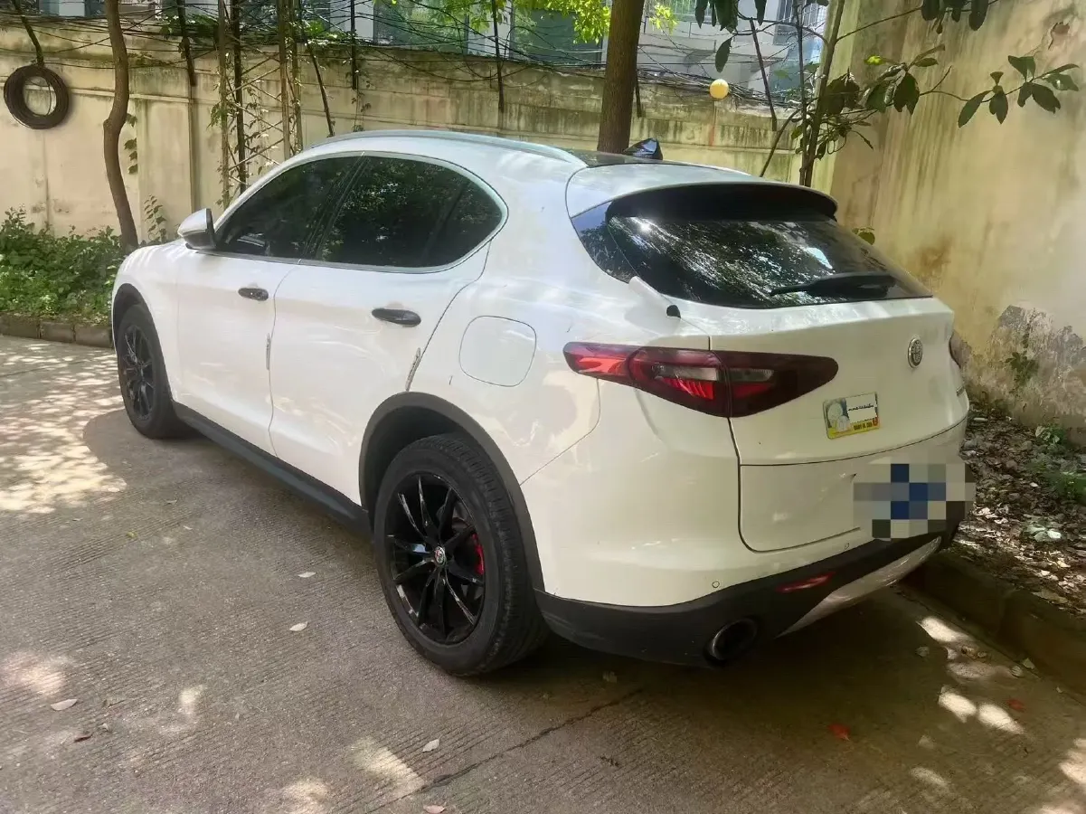 2017 Alfa Romeo Stelvio 2.0T 200HP L4 8AT,autocango,china used car exporter,china ev exporter,chinese used car exporter,chinese used ev exporter