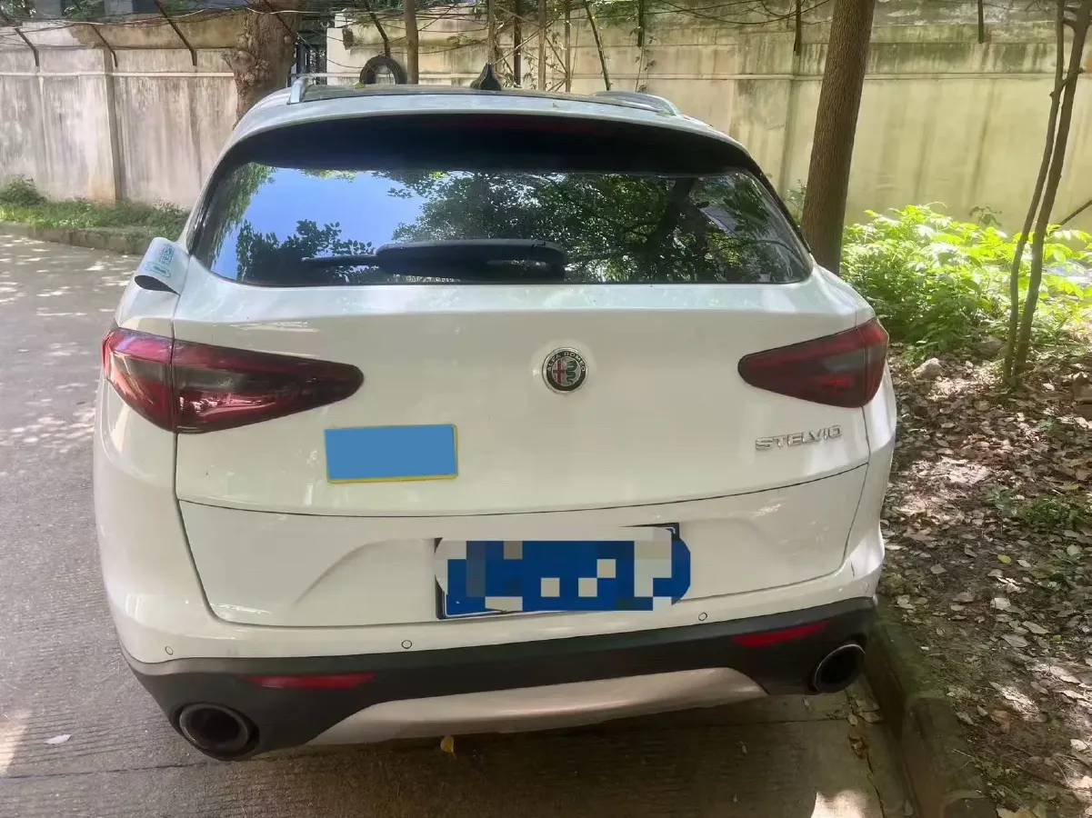 2017 Alfa Romeo Stelvio 2.0T 200HP L4 8AT,autocango,china used car exporter,china ev exporter,chinese used car exporter,chinese used ev exporter