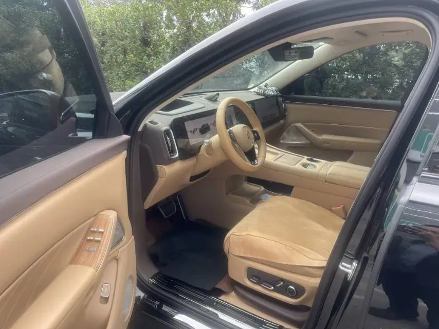 2025 AITO AITO M8 REEV 160HP REEV 53.4KWH,autocango,china used car exporter,china ev exporter,chinese used car exporter,chinese used ev exporter