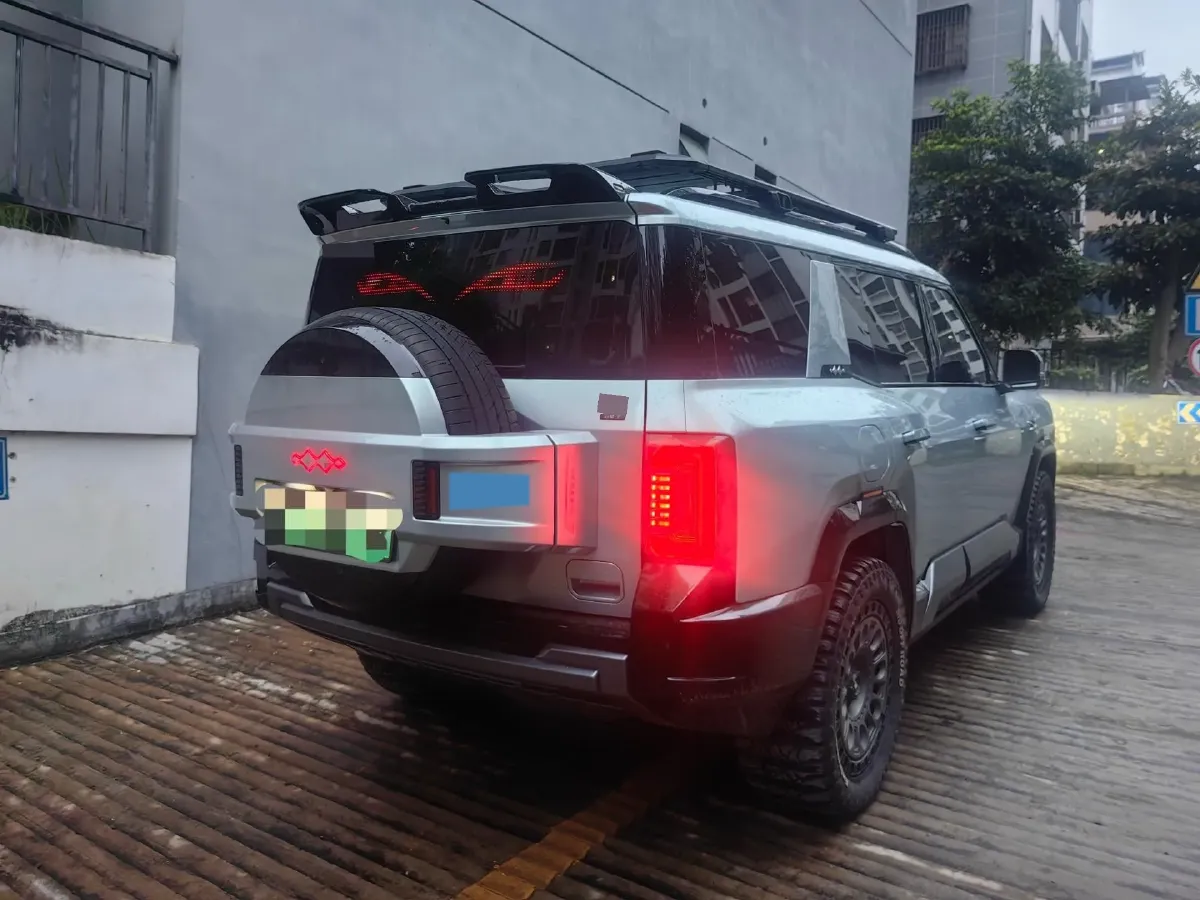 2025 FangChengBao Bao 8 2.0T 245HP L4 E-CVT PHEV 36.8KWH,autocango,china used car exporter,china ev exporter,chinese used car exporter,chinese used ev exporter