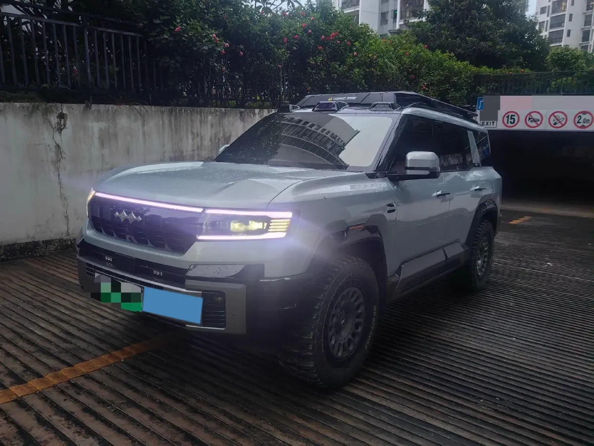 2025 FangChengBao Bao 8 2.0T 245HP L4 E-CVT PHEV 36.8KWH,autocango,china used car exporter,china ev exporter,chinese used car exporter,chinese used ev exporter