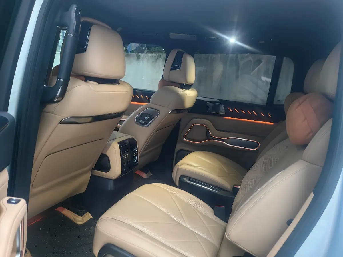 2025 FangChengBao Bao 8 2.0T 245HP L4 E-CVT PHEV 36.8KWH,autocango,china used car exporter,china ev exporter,chinese used car exporter,chinese used ev exporter