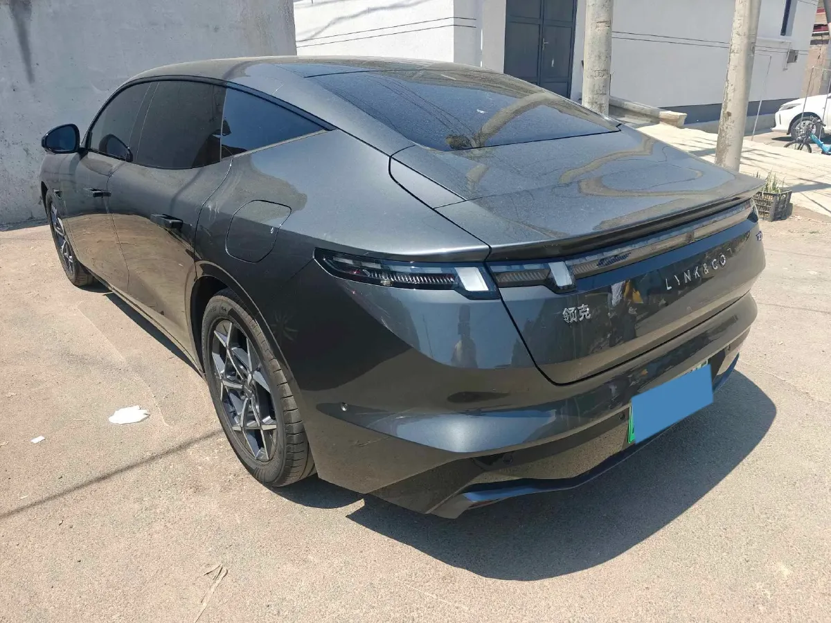 2025 HongQi HS7 2.0T 252HP L4 8AT,autocango,china used car exporter,china ev exporter,chinese used car exporter,chinese used ev exporter