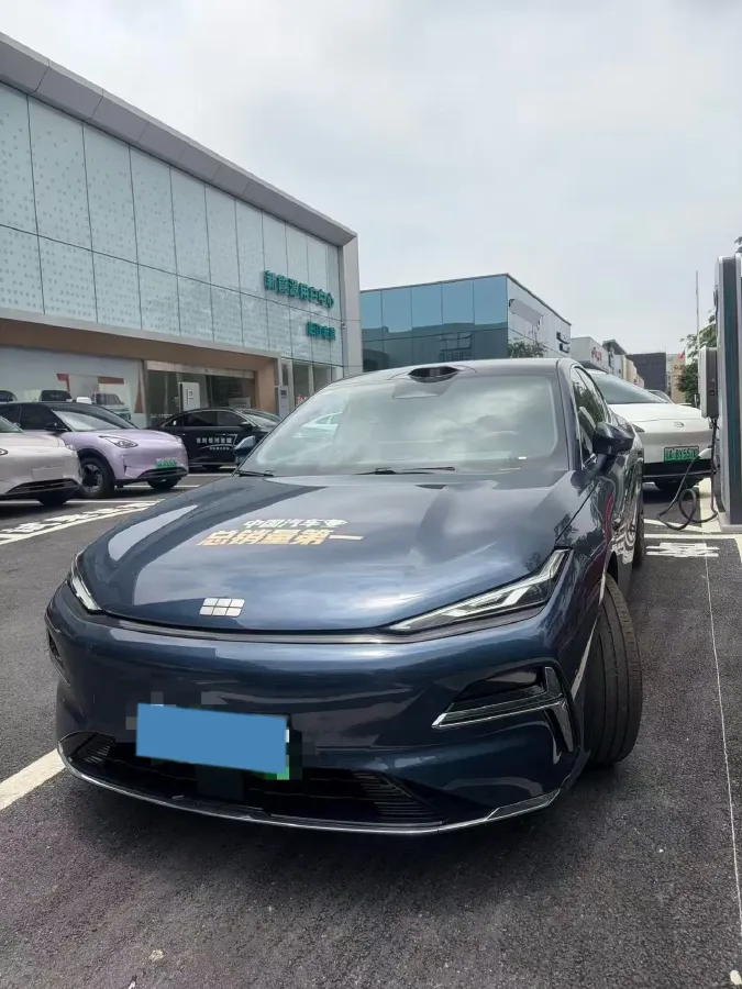 2025 Geely Galaxy Starshine 8 1.5T 163HP L4 3DHT PHEV 27.69KWH,autocango,china used car exporter,china ev exporter,chinese used car exporter,chinese used ev exporter
