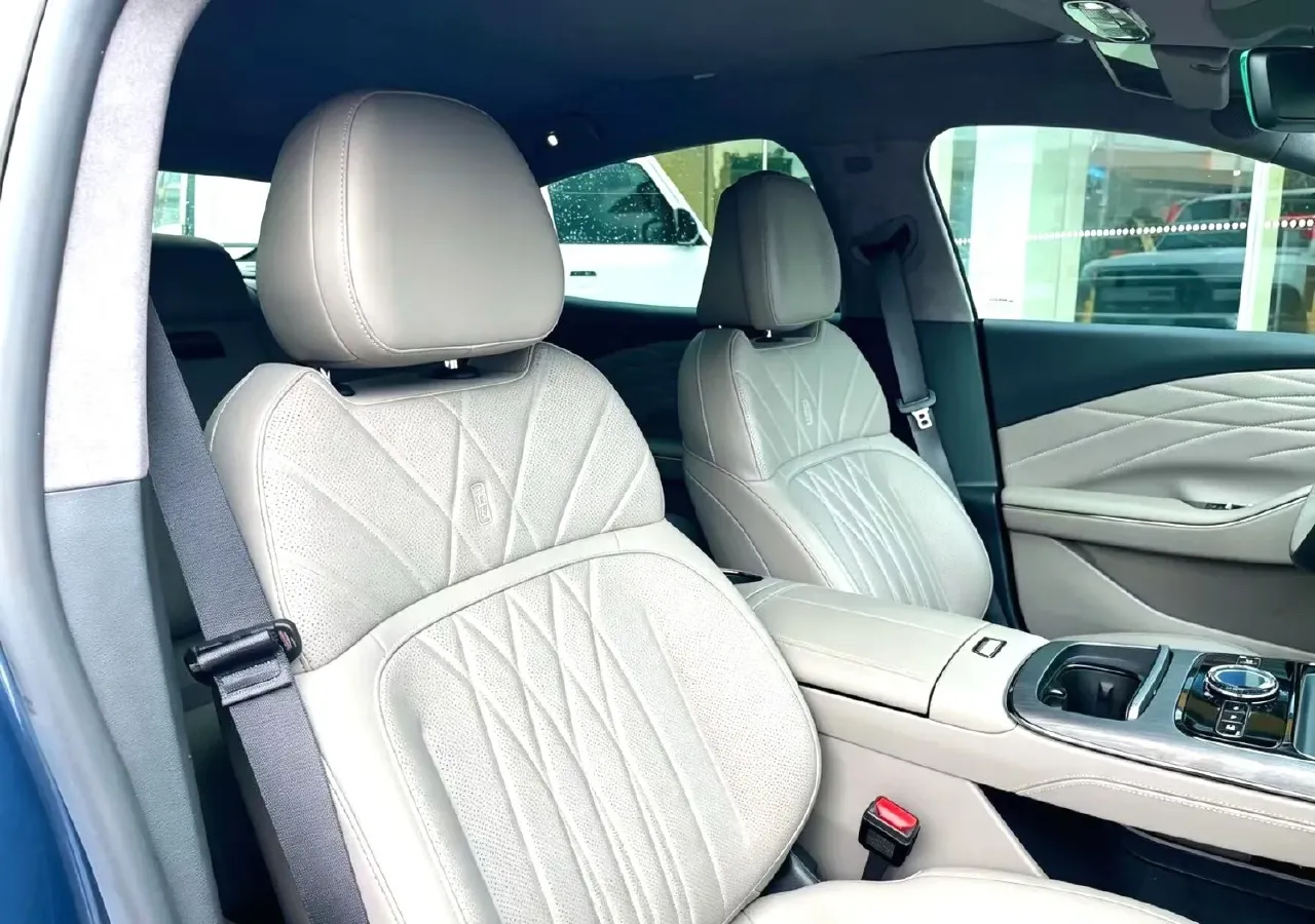 2025 Geely Galaxy Starshine 8 1.5T 163HP L4 3DHT PHEV 27.69KWH,autocango,china used car exporter,china ev exporter,chinese used car exporter,chinese used ev exporter